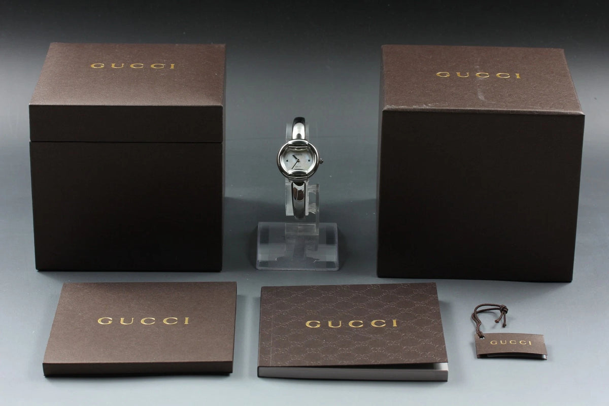 Gucci 1400L Womens Quartz Watch Silver 25mm Shell Dial [Near MINT w/ Case]